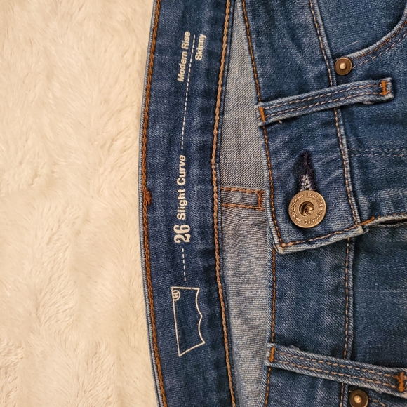 Levi's Jeans Modern Rise Size 26 Medium Wash - Picture 5 of 5